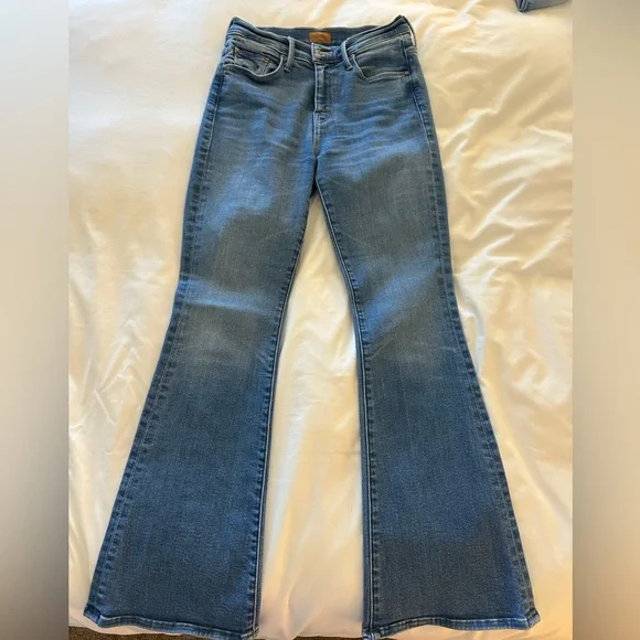 Mother The Lil Weekender Flare Jeans Size 25 in Layover Wash - Picture 6 of 9